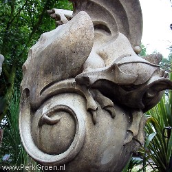 Dragon on Ball www.PerkGroen.nl